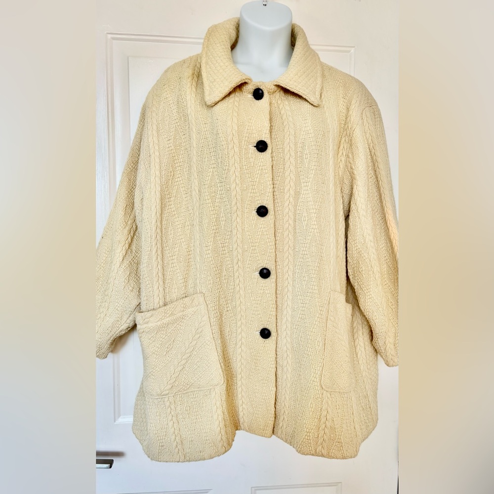 Boyne Valley Weavers Handcrafted Irish Knit Merino Wool Jacket - Picture 3 of 8